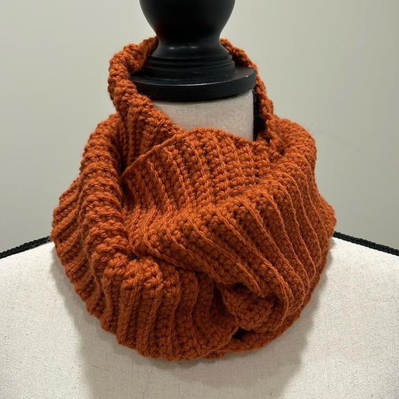 Handmade Infinity Scarf - Picture 1 of 4